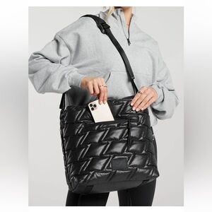 Gymshark Black Quilted Yoga tote Gym bag with adjustable straps